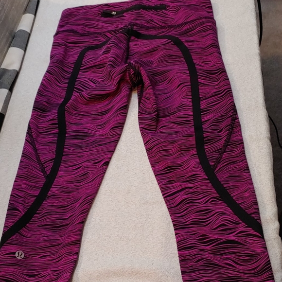 lululemon athletica Pants - Lululemon Crop Leggings Size 4